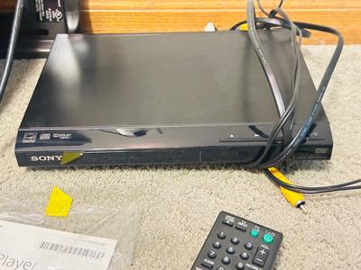 32” POLAROID PLASMA TELEVISION WITH BUILT IN DVD PLAYER AND SONY CR/DVD PLAYER