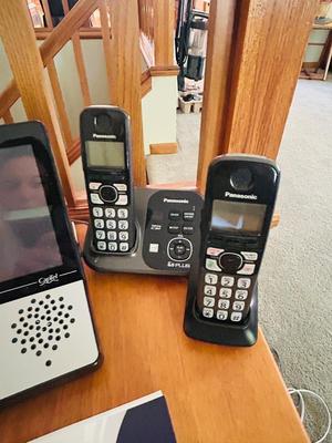 CAPTEL 2400i WITH BLUETOOTH AND SPEAKER PHONE AND PANASONIC CORDLESS TELEPHONES