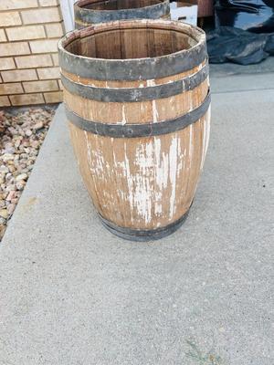 SMALL WHISKEY BARRELS