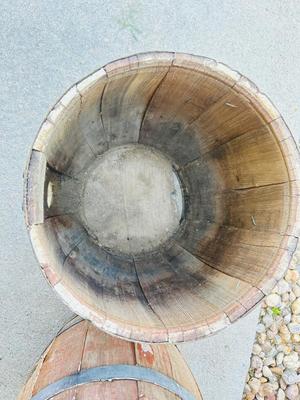 SMALL WHISKEY BARRELS