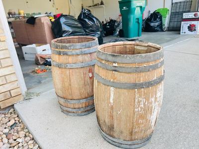 SMALL WHISKEY BARRELS
