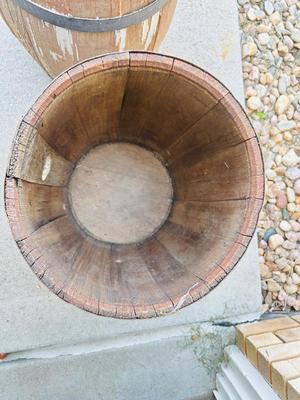SMALL WHISKEY BARRELS
