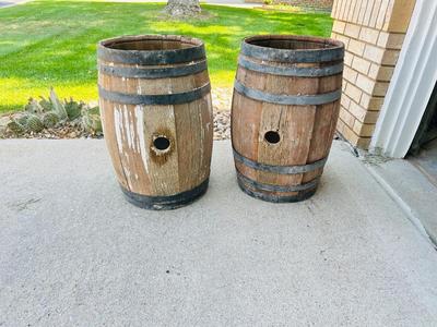 SMALL WHISKEY BARRELS