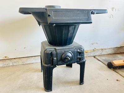ADORABLE SMALLER ANTIQUE WOOD BURNING STOVE