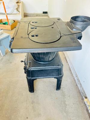 ADORABLE SMALLER ANTIQUE WOOD BURNING STOVE