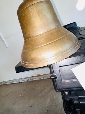 ANTIQUE BRASS BELL COULD HAVE BEEN FOR A SHIP/RAILROAD OR SCHOOLHOUSE