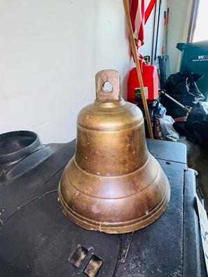 ANTIQUE BRASS BELL COULD HAVE BEEN FOR A SHIP/RAILROAD OR SCHOOLHOUSE