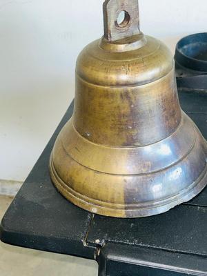 ANTIQUE BRASS BELL COULD HAVE BEEN FOR A SHIP/RAILROAD OR SCHOOLHOUSE