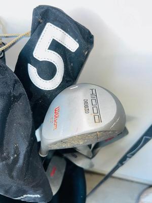 FULL SET OF WILSON GOLF CLUBS IN BAG WITH BALLS & TEES A ND A BONUS CALLAWAY TITAN 10° BIG BERTHA WAR BIRD DRIVER