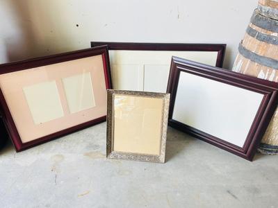 PICTURE FRAMES