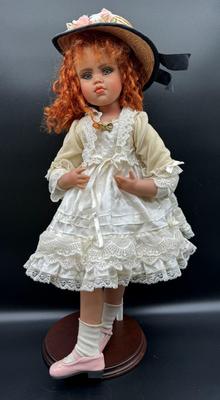 "Nellie" Jan McLean - Signed #725/3500 - 21" tall - 2001 Design Limited Edition