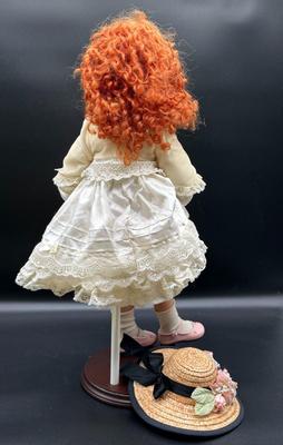 "Nellie" Jan McLean - Signed #725/3500 - 21" tall - 2001 Design Limited Edition