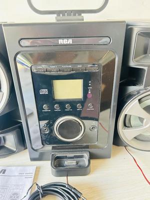 RCA 1st GEN IPOD DOCKING STEREO