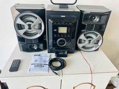 RCA 1st GEN IPOD DOCKING STEREO