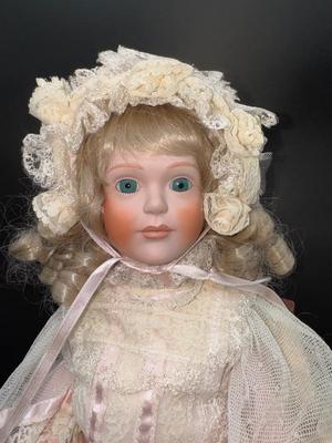 "Madeline" #43/1000 Gorham Small Wonders Collection 16" Limited Edition Doll