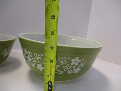 Vintage Pyrex Spring Blossom Mixing Bowls