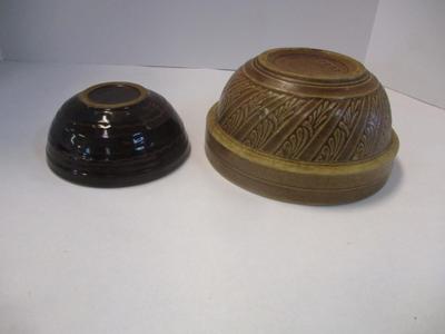 Antique Brown Embossed Stoneware Pottery Mixing Bowls Primitive Farmhouse Made In USA