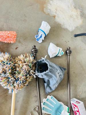HOUSEHOLD ITEMS