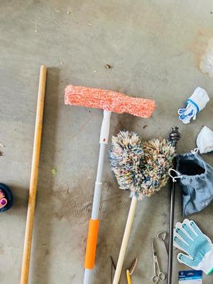 HOUSEHOLD ITEMS