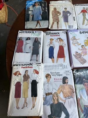 Sale Photo Thumbnail #208: This a lot of pattern seems to be from the 80s and 90s. It’s mostly like size 12..