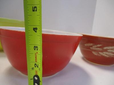 Vintage Pyrex Autumn Harvest Wheat Design Bowl & Vintage Pyrex Mixing Bowls