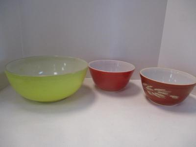 Vintage Pyrex Autumn Harvest Wheat Design Bowl & Vintage Pyrex Mixing Bowls