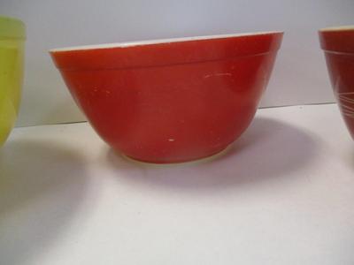Vintage Pyrex Autumn Harvest Wheat Design Bowl & Vintage Pyrex Mixing Bowls