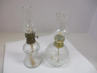 Vintage Small Swirl Glass Oil Lamp & Retro Oil Lamp