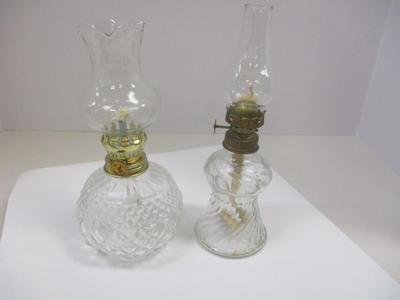 Vintage Small Swirl Glass Oil Lamp & Retro Oil Lamp