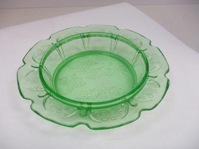 Measure Vintage Jeanette Cherry Blossom Green Round Covered Butter Dish