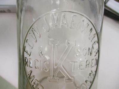4 Vintage EDW. J. Kaemmer & Son Meriden Conn Quart Glass Milk Bottles W/ Carrier
