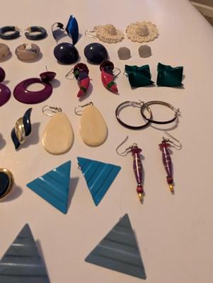 Costume Jewelry Antique Pierced Earrings #25