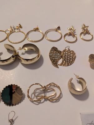 Costume Jewelry Earrings #26