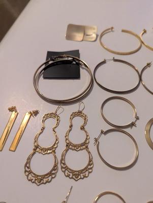 Costume Jewelry Earrings #28