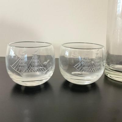 840 Etched Glass Set With Ships Design