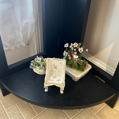 853 Black Colapsible Corner Shelf With Covered Boxes