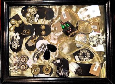 22 Vintage Jewelry Pieces