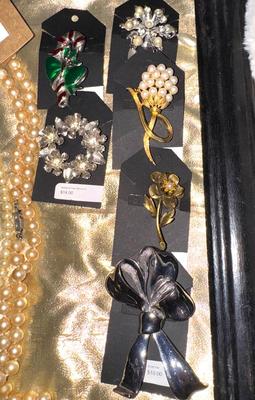 22 Vintage Jewelry Pieces