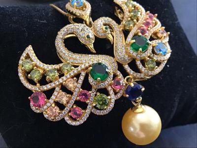 Gorgeous Swan Necklace. Plated