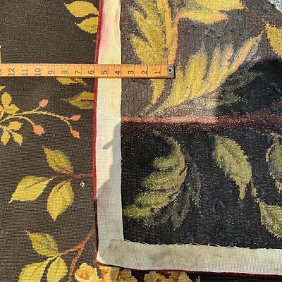 Sale Photo Thumbnail #165: Condition is Good Has one spot of discoloration 
Measures 9' 10" x 12' 6"