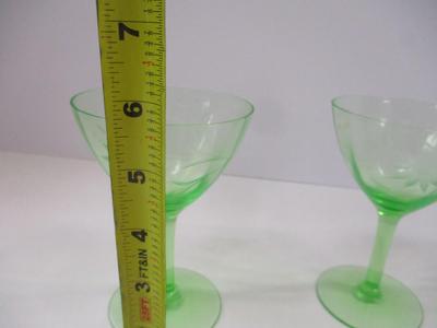 Vintage Set Of 2 Uranium Green Paneled Etched Floral Vine Champagne Glasses