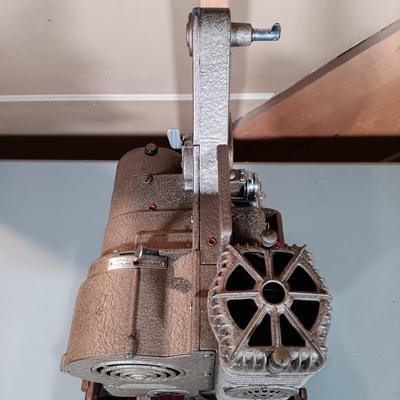 LOT 5: Keystone 1950s K-68 Commander 8mm Projector