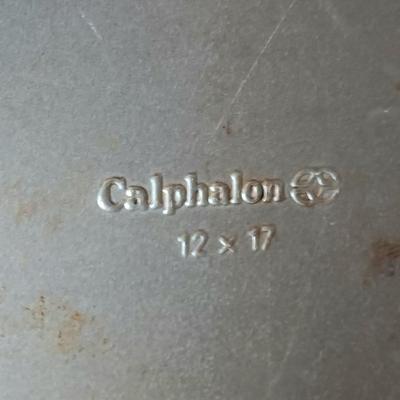 LOT 22: Cast Iron Griddle Pan with Baking Sheets