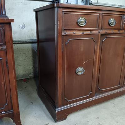 LOT 113: Bernhardt Furniture Co. Buffet Sideboard