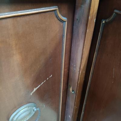 LOT 113: Bernhardt Furniture Co. Buffet Sideboard