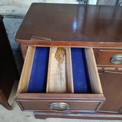 LOT 113: Bernhardt Furniture Co. Buffet Sideboard