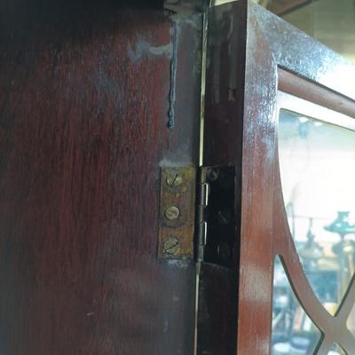 LOT 114: Bernhardt Furniture Co. China Cabinet