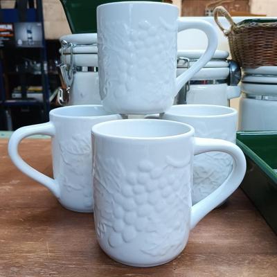 LOT 117: Temp-Tations Green Casserole Dishes with OGGI Canisters & Le Gourmet Chef Dishware