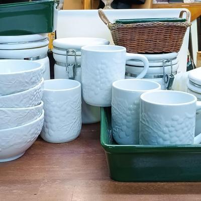 LOT 117: Temp-Tations Green Casserole Dishes with OGGI Canisters & Le Gourmet Chef Dishware