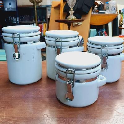 LOT 117: Temp-Tations Green Casserole Dishes with OGGI Canisters & Le Gourmet Chef Dishware